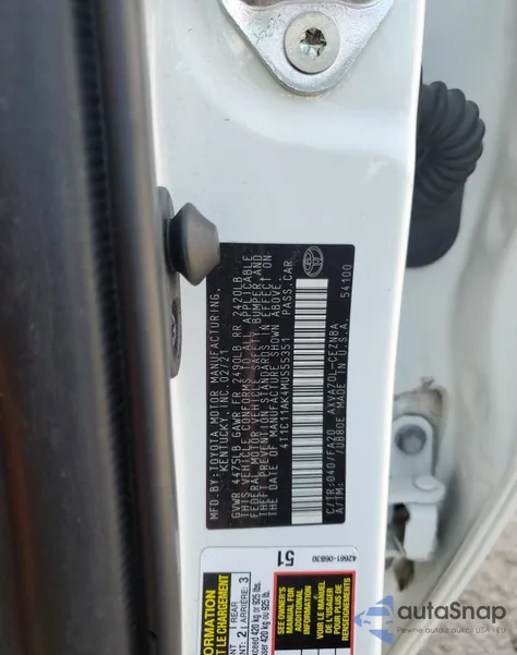 2021 Toyota Camry Le z USA, uszkodzony, nr VIN 4T1C11AK4MU555351